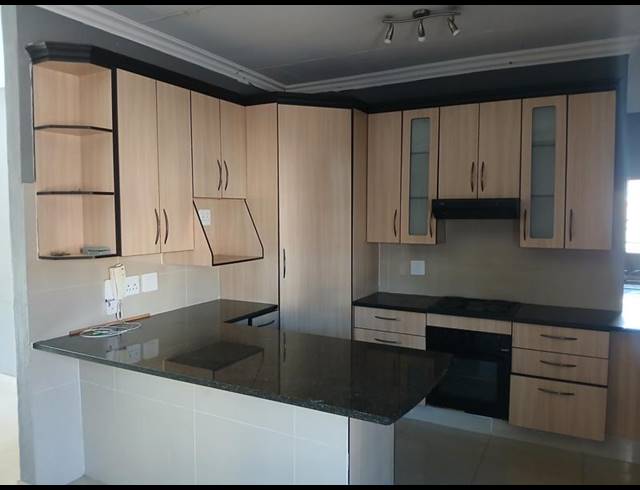3 BEDROOM TOWNHOUSE FOR SALE IN THERESA PARK